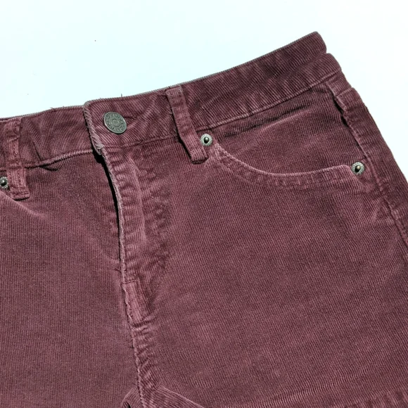 Volcom Classic Retro Mid Rise Featherwale Corduroy Yae Shorts Faded Burgundy 3 - Picture 2 of 13
